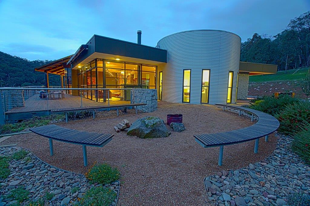 Holmesglen at Eildon at dusk